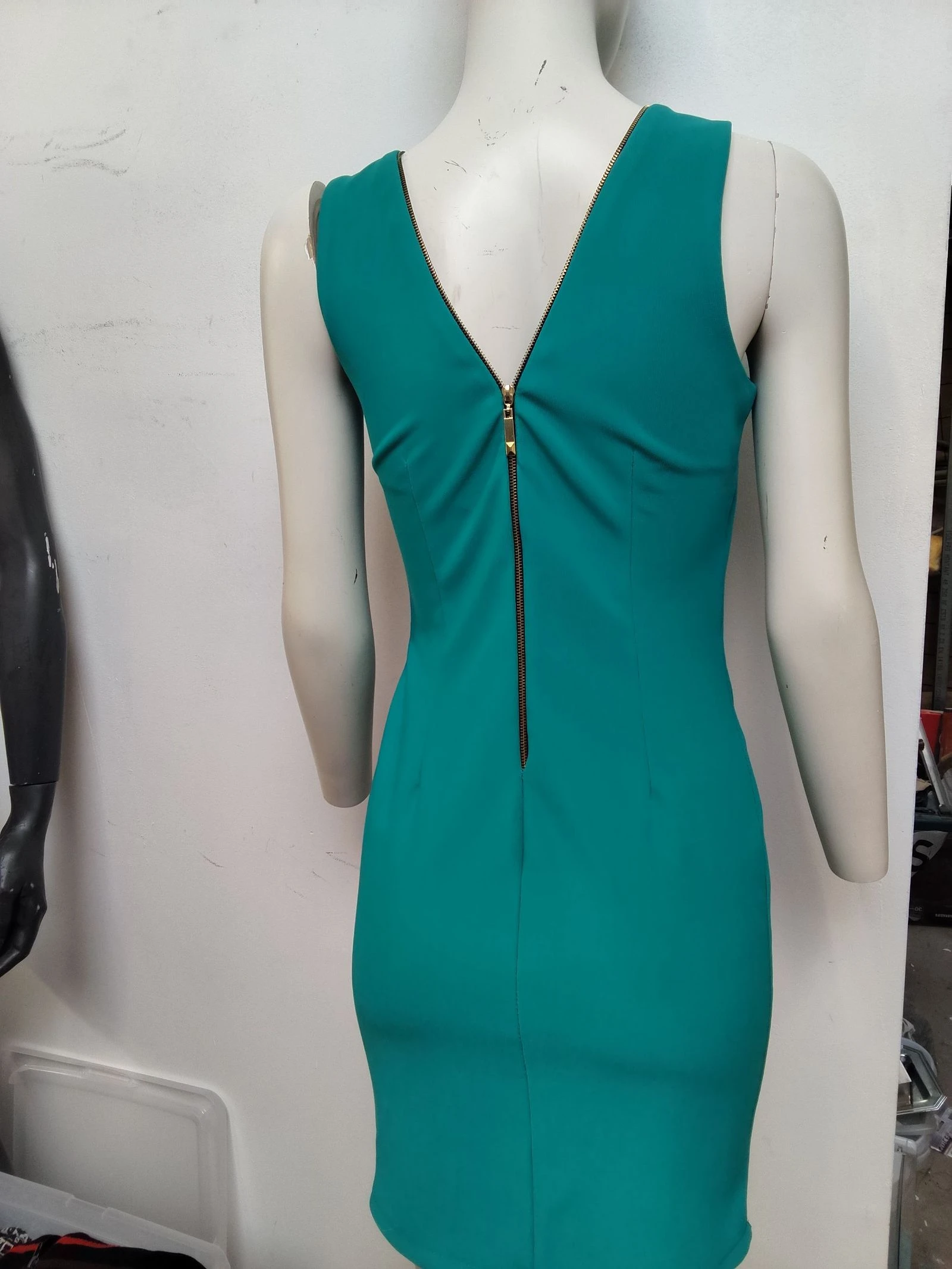 Green dress with a bow tie on one shoulder zipper at the back for women size M or 38 – photo 7